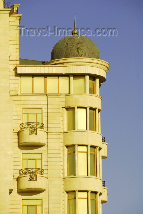 azer312: Azerbaijan - Baku: residential building - photo by M.Torres - (c) Travel-Images.com - Stock Photography agency - Image Bank