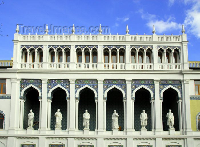 azer313: Azerbaijan - Baku: Nizami literary museum - Istiqlaliyyat street - formerly the Metropol hotel - photo by M.Torres - (c) Travel-Images.com - Stock Photography agency - Image Bank