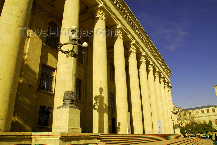 azer317: Azerbaijan - Baku: columns of the peristyle- Carpets museum - neo-classical architecture  - photo by M.Torres - (c) Travel-Images.com - Stock Photography agency - Image Bank