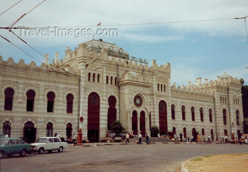 azer32: Baku, Azerbaijan: Steam Train station - Baku - Azerbaijan - photo (c) Miguel Torres / Travel-Images.com) - (c) Travel-Images.com - Stock Photography agency - Image Bank