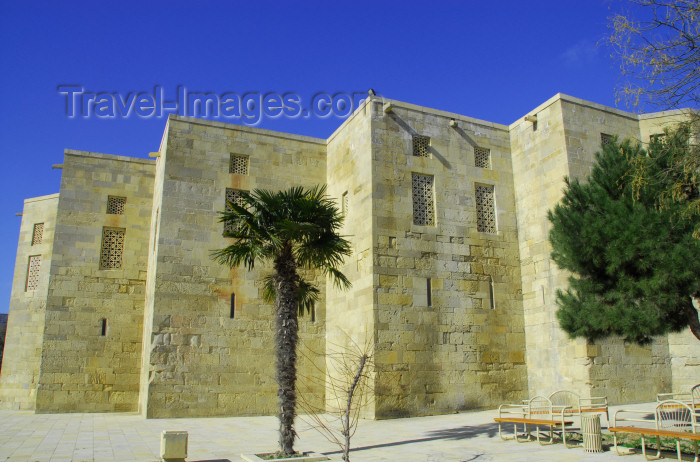 azer323: Azerbaijan - Baku: residential area - Shirvan Shah's palace - Mazyaddid / Kesranid dynasty - UNESCO world heritage site - photo by Miguel Torres - (c) Travel-Images.com - Stock Photography agency - Image Bank