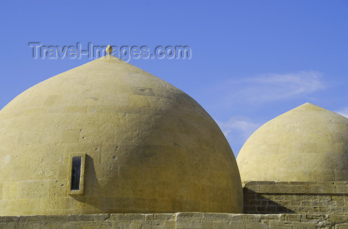 azer324: Azerbaijan - Baku: domes of the Royal mosque - Shirvan Shah's palace - photo by Miguel Torres - (c) Travel-Images.com - Stock Photography agency - Image Bank