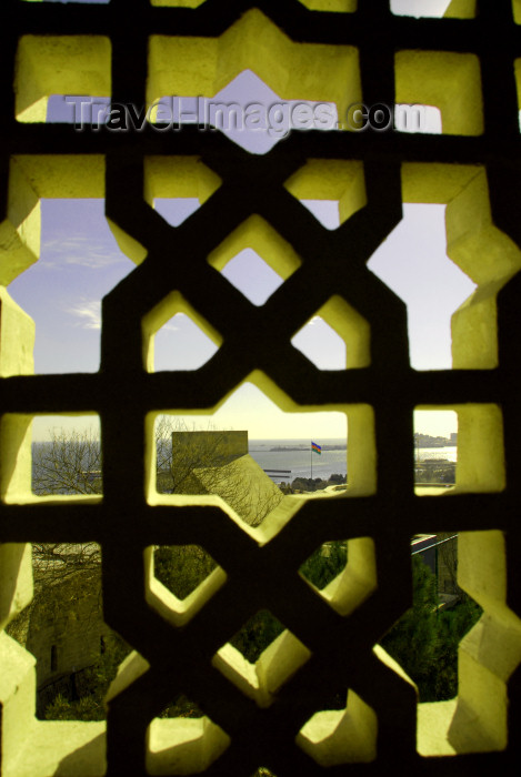 azer325: Azerbaijan - Baku: view towards the Caspian - Shirvan Shah's palace - window decoration - photo by Miguel Torres - (c) Travel-Images.com - Stock Photography agency - Image Bank