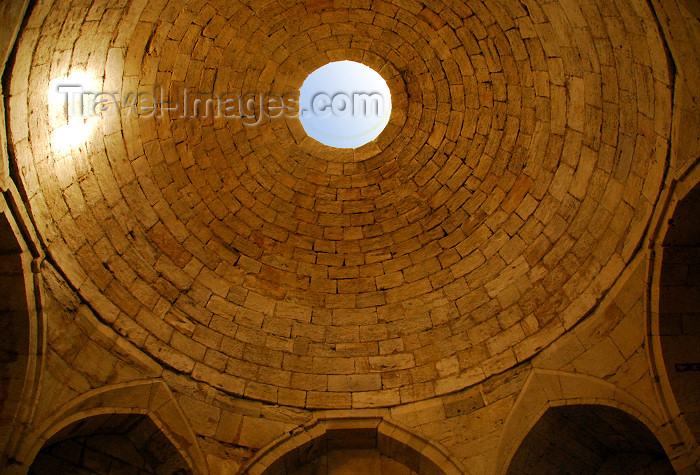 azer326: Azerbaijan - Baku: dome with lantern - interior - Shirvan Shah's palace - photo by Miguel Torres - (c) Travel-Images.com - Stock Photography agency - Image Bank