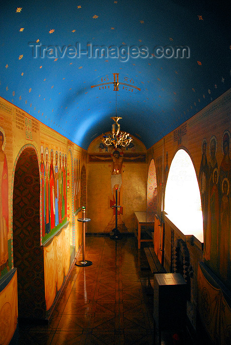 azer336: Azerbaijan - Baku: Russian Orthodox Church of Archangel Michael - side chapel by the shrine of St Bartholomew the Apostle - photo by Miguel Torres - (c) Travel-Images.com - Stock Photography agency - Image Bank