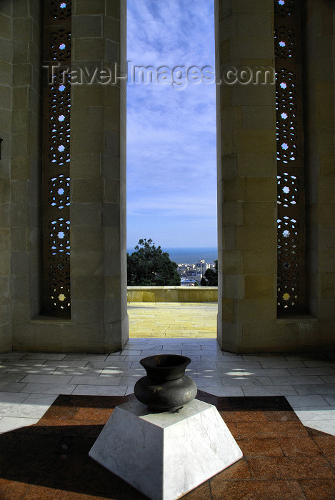 azer369: Azerbaijan - Baku: monument on Martyrs' Lane - fire vase - from inside - Shahidlar Hiyabany - photo by M.Torres - (c) Travel-Images.com - Stock Photography agency - Image Bank