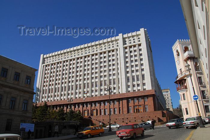 azer38: Azerbaijan - Baku: White House, the president's office - former headquarters of Azerbaijan's communist party - Istiglaliet street - photo by Miguel Torres - (c) Travel-Images.com - Stock Photography agency - Image Bank