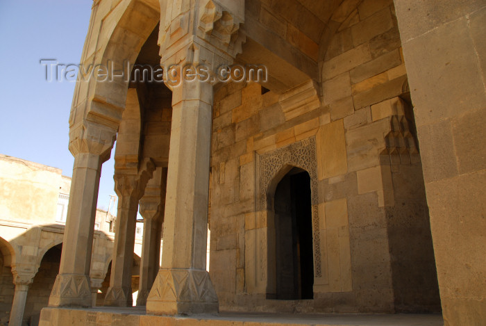 azer382: Azerbaijan - Baku: Divankhane - detail - Shirvan Shah's palace / Shirvanshahlar sarayi - UNESCO listed - photo by Miguel Torres - (c) Travel-Images.com - Stock Photography agency - Image Bank