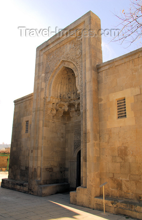 azer387: Azerbaijan - Baku: Shirvan Shah's palace - Mausoleum portal - Baku old city - UNESCO site / Shirvanshahlar sarayi - photo by Miguel Torres - (c) Travel-Images.com - Stock Photography agency - Image Bank