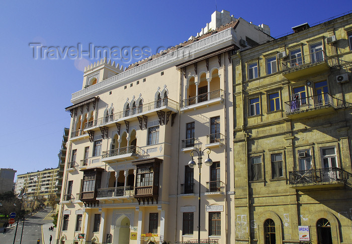 azer404: Azerbaijan - Baku: local architecture - façade - photo by Miguel Torres - (c) Travel-Images.com - Stock Photography agency - Image Bank