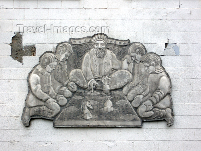 azer432: Sheki / Shaki - Azerbaijan: decoration - façade of the Sheki children chess school - Usaq Sahmat Mäktäbi - photo by N.Mahmudova - (c) Travel-Images.com - Stock Photography agency - Image Bank