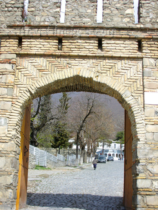 azer441: Sheki / Shaki - Azerbaijan:  fortress gate - photo by N.Mahmudova - (c) Travel-Images.com - Stock Photography agency - Image Bank