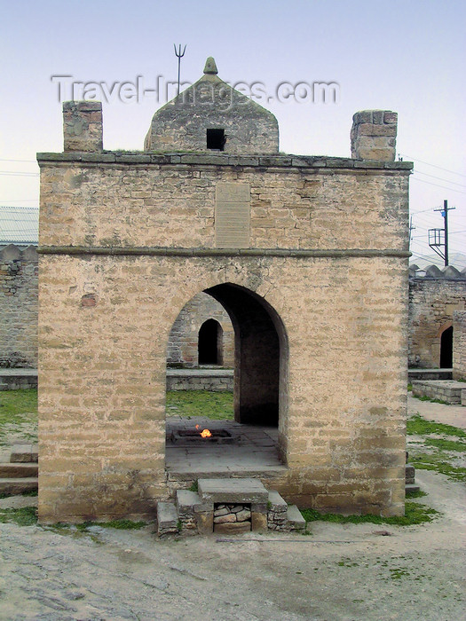 azer511: Surakhany - Absheron peninsula, Azerbaijan: Ateshgah fire temple - Agnihotra stage with a trishula on the roof  - photo by G.Monssen - (c) Travel-Images.com - Stock Photography agency - Image Bank