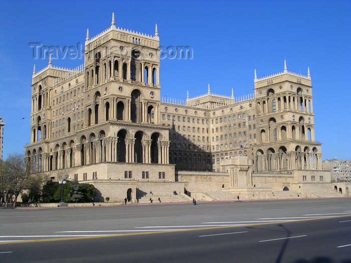 azer516: Baku, Azerbaijan: Government House on Azadlig square - photo by G.Monssen - (c) Travel-Images.com - Stock Photography agency - Image Bank