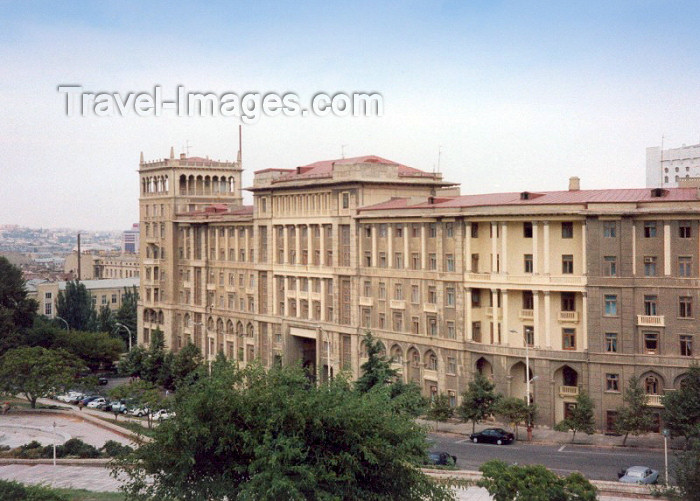 azer52: Azerbaijan - Baku: facades - architecture - photo by Miguel Torres - (c) Travel-Images.com - Stock Photography agency - Image Bank