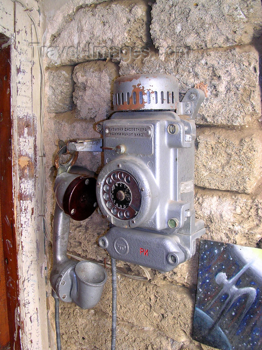 azer529: Baku, Azerbaijan: old telephone - photo by G.Monssen - (c) Travel-Images.com - Stock Photography agency - Image Bank