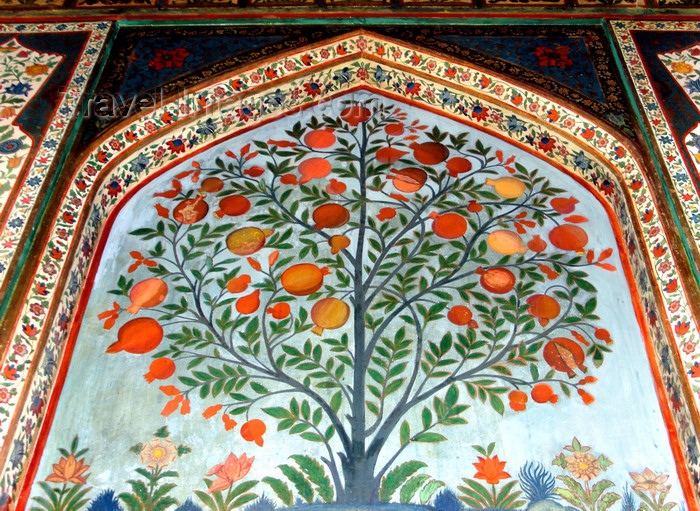 azer562: Sheki / Shaki - Azerbaijan: Sheki Khans' palace - pomegranate tree - fresco at the Khansarai - photo by N.Mahmudova - (c) Travel-Images.com - Stock Photography agency - Image Bank