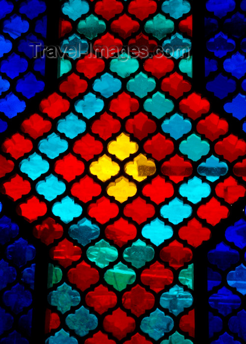 azer563: Sheki / Shaki - Azerbaijan: Sheki Khans' palace - mosaic of colored glass set in a wooden latticework - lozenge shebeke - Khansarai - photo by N.Mahmudova - (c) Travel-Images.com - Stock Photography agency - Image Bank