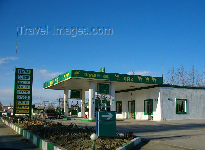 azer564: Mingechaur / Mingechevir - Azerbaijan: petrol station - Karvan petrol - photo by N.Mahmudova - (c) Travel-Images.com - Stock Photography agency - Image Bank