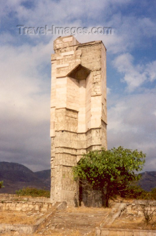 azer73: Azerbaijan - Agdam: dilapidated monument - war damage - photo by Miguel Torres - (c) Travel-Images.com - Stock Photography agency - Image Bank