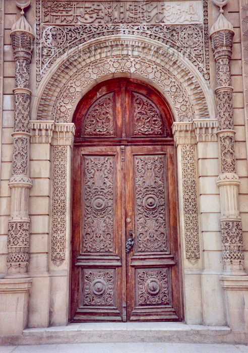 azer8: Azerbaijan - Baku: the Djuma mosque - intricate decoration - Juma mosque - old town - architecture - religion - Islam - photo by Miguel Torres - (c) Travel-Images.com - Stock Photography agency - Image Bank