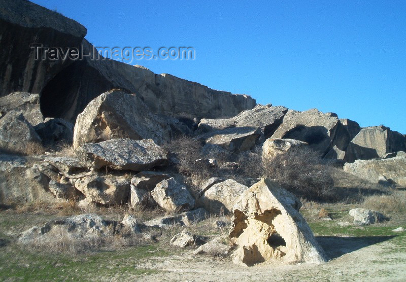 azer87: Azerbaijan - Gobustan / Qobustan / Kobustan: Gobustan: rocky landscape (photo by Rashad Khalilov) - (c) Travel-Images.com - Stock Photography agency - Image Bank