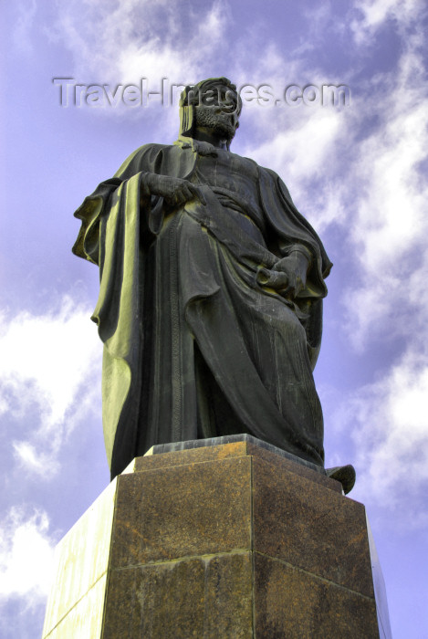 azer9: Azerbaijan - Baku: statue of poet Nizami Ganjavi, designed by Fuad Abdurahmanov - photo by M.Torres - (c) Travel-Images.com - Stock Photography agency - Image Bank