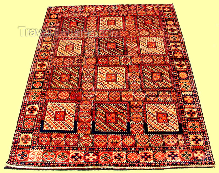 azerbaijan-carpets2: Azeri Carpet: Karabakh - Zili (photo by Vugar Dadashov) - (c) Travel-Images.com - Stock Photography agency - Image Bank
