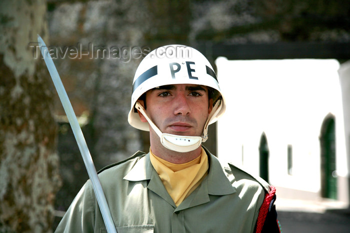 azores177: Portugal - Azores / Açores - São Miguel - Ponta Delgada: St. Brás fort - soldier on guard duty / PE - soldado da polícia do exército - forte de São Braz - photo by A.Stepanenko - (c) Travel-Images.com - Stock Photography agency - Image Bank