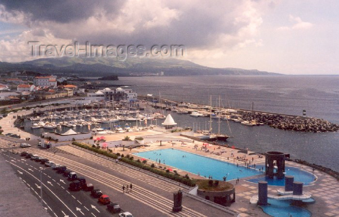 azores3: Azores - Ponta Delgada: Swimming pools and Marina / piscinas e marina (zona oriental da av. Infante Dom Henrique) - photo by M.Torres - (c) Travel-Images.com - Stock Photography agency - Image Bank