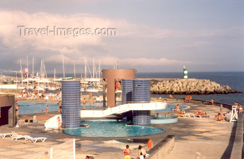 azores8: Azores / Açores - São Miguel - Ponta Delgada: piscinas / swimming pools - photo by M.Torres - (c) Travel-Images.com - Stock Photography agency - Image Bank