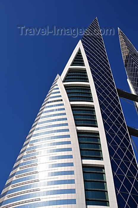 bahrain29: Manama, Bahrain: Bahrain World Trade Center - BWTC - sail-shaped buildings - WS Atkins and Partners - photo by M.Torres - (c) Travel-Images.com - Stock Photography agency - Image Bank