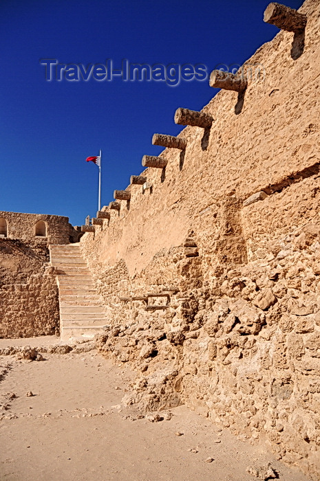 bahrain3: Arad, Muharraq Island, Bahrain: Arad Fort - interior - coral limestone and palm-tree trunks are the main construction materials - photo by M.Torres - (c) Travel-Images.com - Stock Photography agency - Image Bank