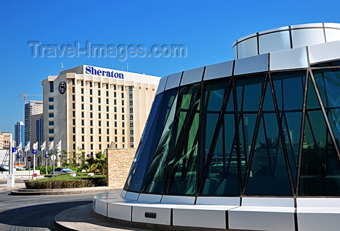 bahrain34: Manama, Bahrain: Bahrain World Trade Center - BWTC - skylight and the Sheraton hotel - photo by M.Torres - (c) Travel-Images.com - Stock Photography agency - Image Bank