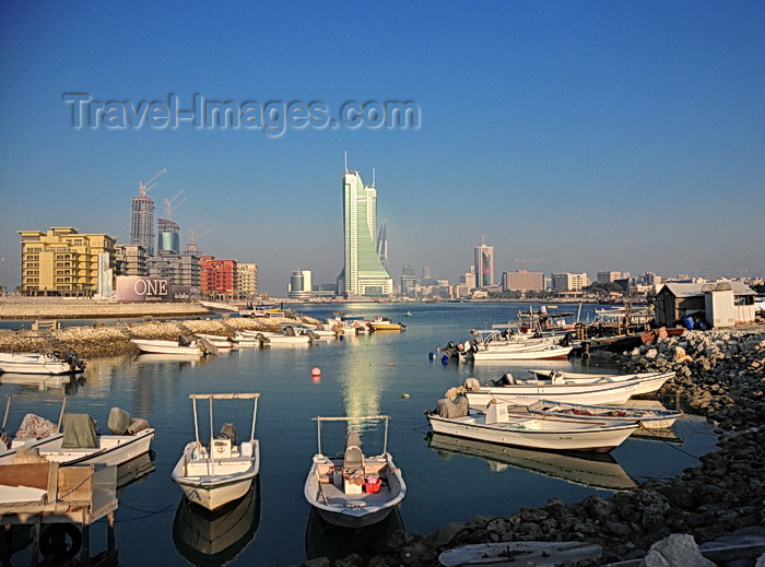 bahrain61: Manama, Bahrain: fishing port and Reef Island - One Bahrain development on the left and BFH towers in the center - photo by M.Torres - (c) Travel-Images.com - Stock Photography agency - Image Bank