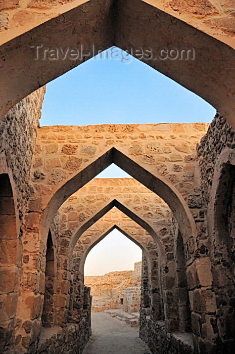 bahrain72: Manama, Bahrain: arches inside Portugal Fort - Qal'at al-Bahrain - Qal'at al Portugal - UNESCO World Heritage Site - photo by M.Torres - (c) Travel-Images.com - Stock Photography agency - Image Bank