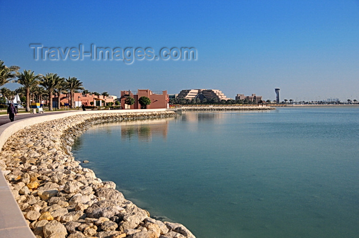 bahrain74: Muharraq, Muharraq Island, Bahrain: corniche along Arad Bay and Mövenpick Hotel Bahrain - photo by M.Torres - (c) Travel-Images.com - Stock Photography agency - Image Bank