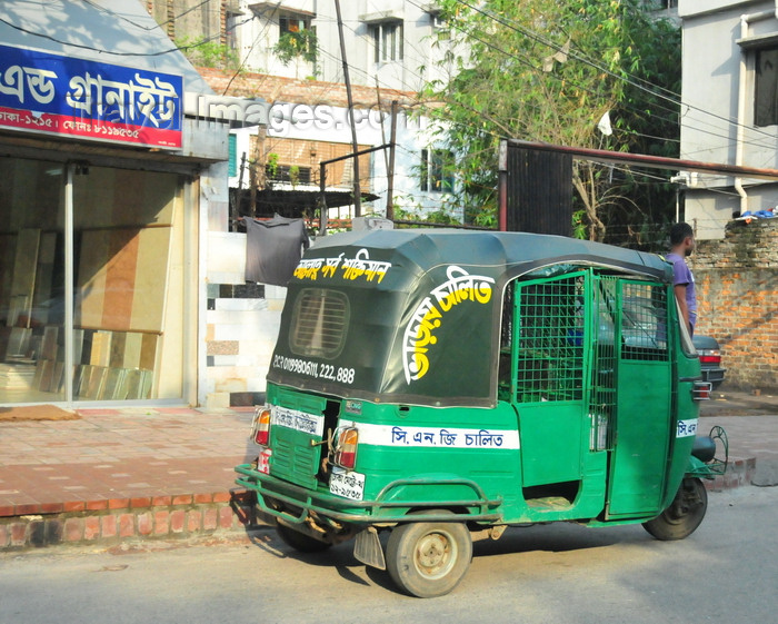 bangladesh5: Dakha / Dacca, Bangladesh: auto rickshaw are by the millions - locally called 'baby taxis' and more recently 'CNGs', as some use compressed natural gas - photo by M.Torres - (c) Travel-Images.com - Stock Photography agency - Image Bank