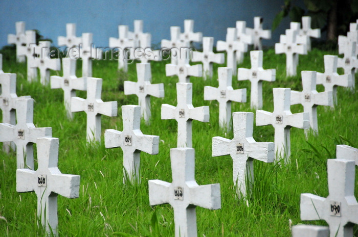 bangladesh9: Dakha / Dacca, Bangladesh: Holy Rosary Catholic Church / Tejgaon Church - field of crosses - Catholic cemetery - photo by M.Torres - (c) Travel-Images.com - Stock Photography agency - Image Bank