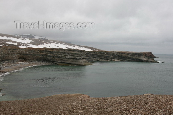 bear-island6: Bear Island / Bjørnøya, Svalbard: beach and cliffs - photo by R.Behlke - (c) Travel-Images.com - Stock Photography agency - Image Bank