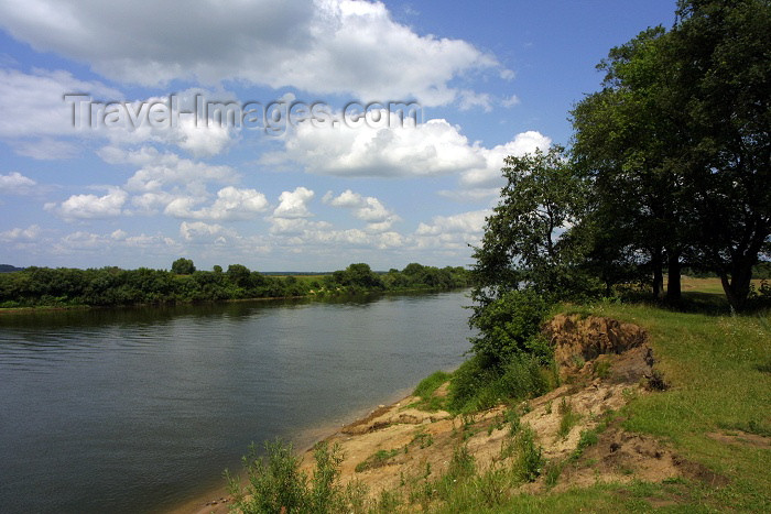 belarus17: Belarus - Mogilev / Mahilyow / Mahileu / MVQ: the river Dnieper / Dnepre / Dniepr / Dnyapro (photo by A.Stepanenko) - (c) Travel-Images.com - Stock Photography agency - Image Bank