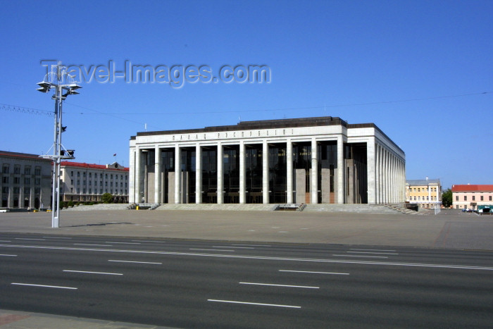 belarus36: Belarus - Minsk: Palace of the Republic -  October Square - architects M. Pirogov, V. Danilov, L. Zdanevich et al. - photo by A.Stepanenko - (c) Travel-Images.com - Stock Photography agency - Image Bank