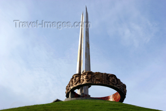 belarus38: Belarus - Minsk - Glory Hill - crown and bayonets - photo by A.Stepanenko - (c) Travel-Images.com - Stock Photography agency - Image Bank