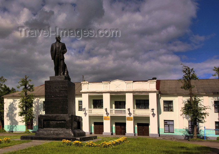 belarus59: Belarus - Mogilev - Lenin and Culture house - photo by A.Dnieprowsky - (c) Travel-Images.com - Stock Photography agency - Image Bank