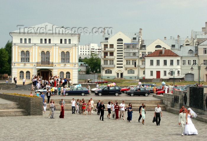 belarus68: Belarus - Mogilev - Weddings - photo by A.Stepanenko - (c) Travel-Images.com - Stock Photography agency - Image Bank