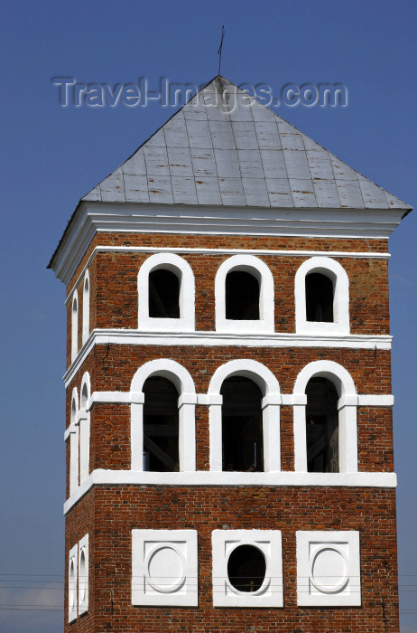 belarus91: Nesvizh / Nyasvizh, Minsk Voblast, Belarus: Castle tower - red brick construction - photo by A.Dnieprowsky - (c) Travel-Images.com - Stock Photography agency - Image Bank