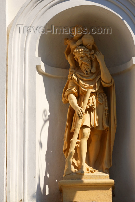 belarus93: Nesvizh / Nyasvizh, Minsk Voblast, Belarus: Saint - niche at the Corpus Christi Catholic church - photo by A.Dnieprowsky - (c) Travel-Images.com - Stock Photography agency - Image Bank