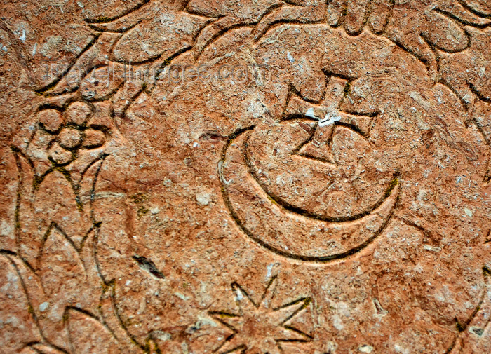 belarus97: Nesvizh / Nyasvizh, Minsk Voblast, Belarus: cross and crescent - carving - photo by A.Dnieprowsky - (c) Travel-Images.com - Stock Photography agency - Image Bank