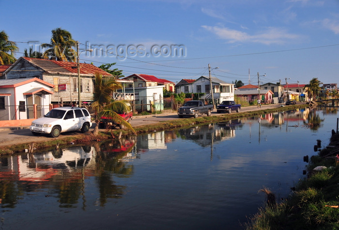 belize145: Belize City, Belize: east bank of Collet Canal - photo by M.Torres - (c) Travel-Images.com - Stock Photography agency - Image Bank
