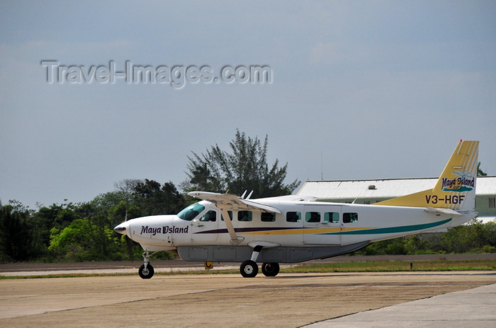 belize6: Belize City, Belize: Cessna 208 Caravan - Maya Island Air - V3-HGF - Philip S. W. Goldson International Airport - photo by M.Torres - (c) Travel-Images.com - Stock Photography agency - Image Bank